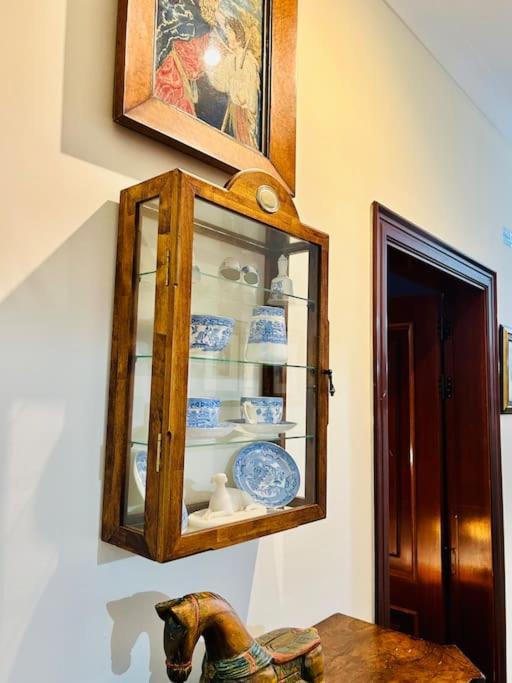 Apartment Xl Massive Art-filled In Area, Walk To Sliema, St Julian's Gzira