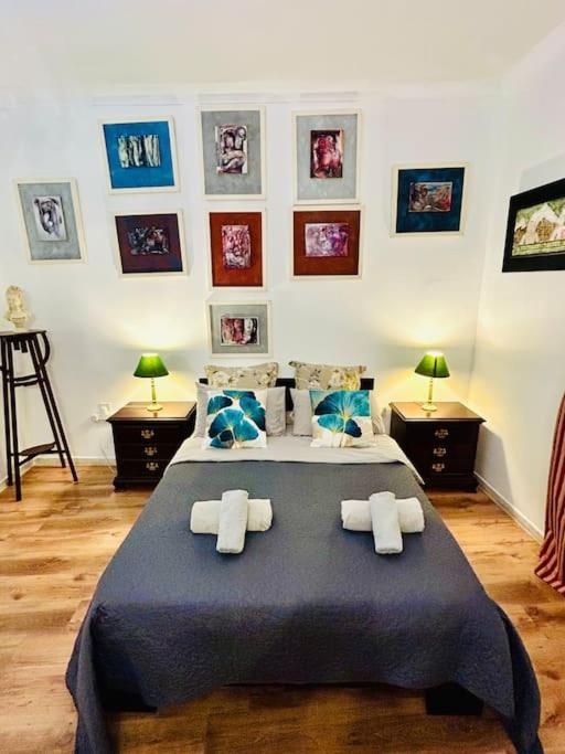 Xl Massive Art-filled In Area, Walk To Sliema, St Julian's Gzira