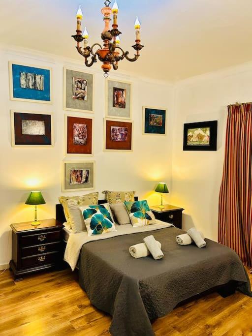 Apartment Xl Massive Art-filled In Area, Walk To Sliema, St Julian's