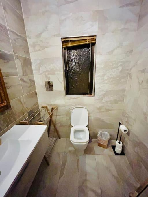 Apartment Xl Massive Art-filled In Area, Walk To Sliema, St Julian's